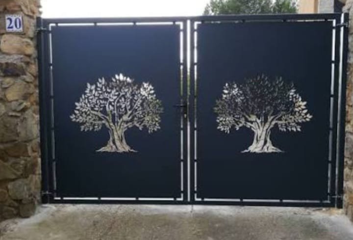 Création Sur Mesure En Ferronnerie Ramatuelle - Ferronnerie Art 83